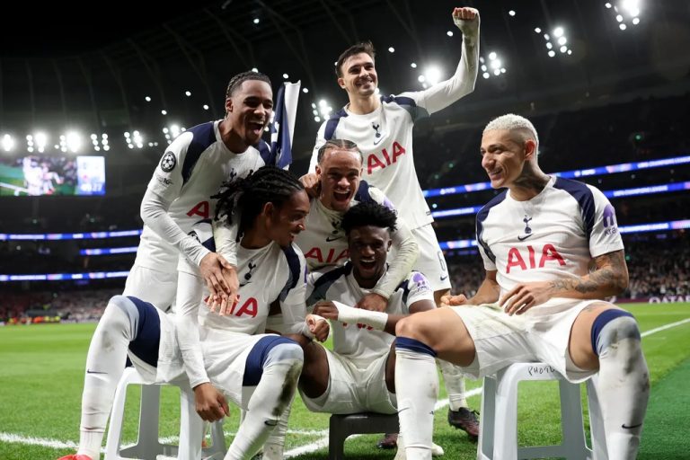 西蒙斯闪耀 3-0热刺主场取胜 弗兰克势头回升