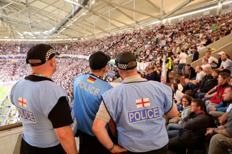美国拒绝分摊开支 英国仅派三名警员随队赴美世界杯维安